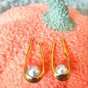 Stainless steel Gold Hoop/sturd earring with pearl